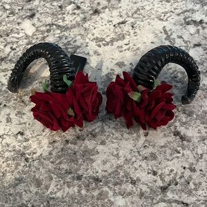 Clip-on Cosplay Horns with Rose Detail